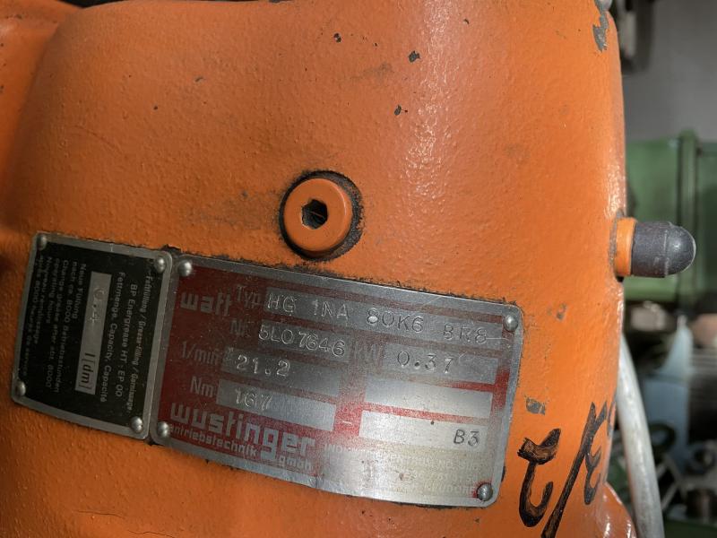 Elektromotor mit Getriebe - Getriebemotor mit Bremse