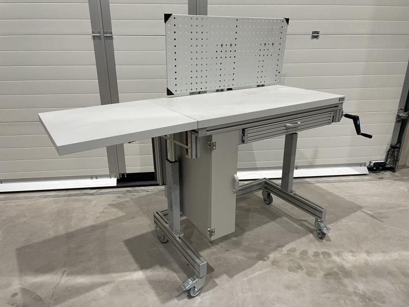 Höhenverstellbare Werkbank, höhenverstellbarer Arbeitstisch, Elektrowerkbank