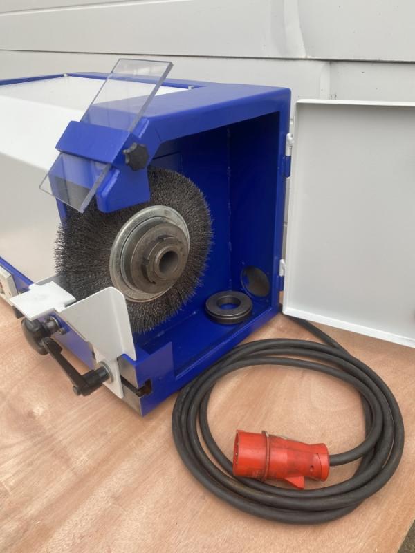 Bürstenentgratmaschine, Rohrentgratmaschine