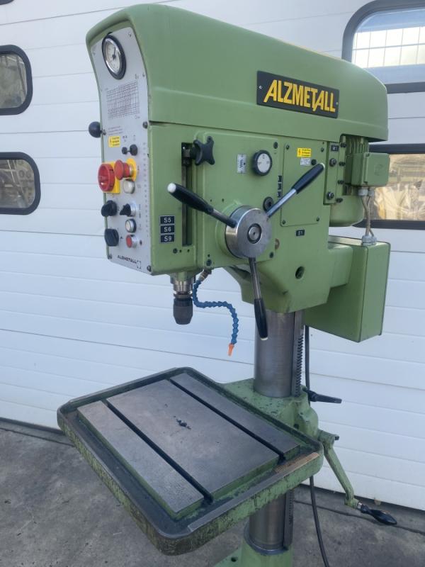 Säulenbohrmaschine