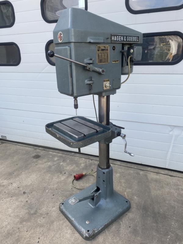 Innengewindeschneidmaschine, Gewindeschneidmaschine mit Leitpatrone