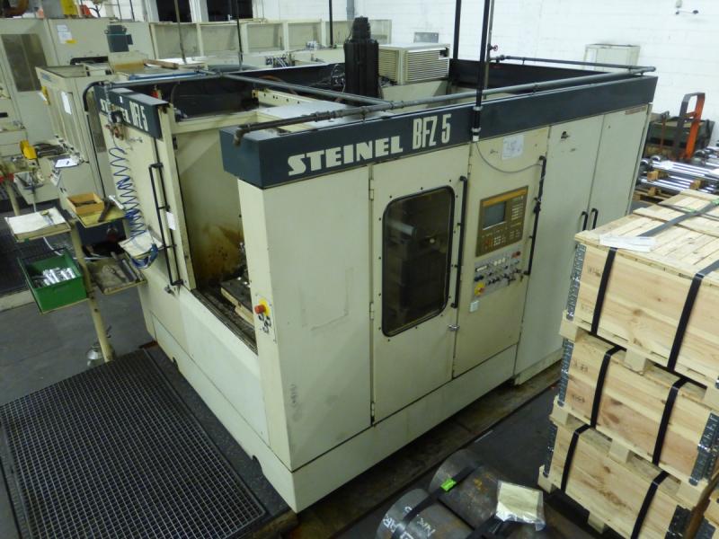 Horizontal Bearbeitungszentrum mit 2-fach Wechseltisch + SIEMENS Sinumerik 810, CNC Fräsmaschine BAZ