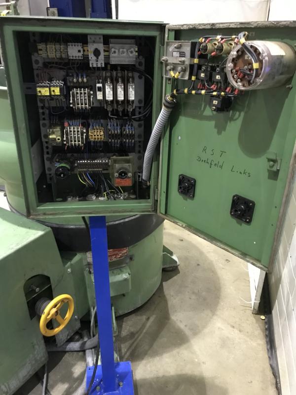 Rundtrogvibrations-Gleitschleifanlage, Vibrationsbehälter