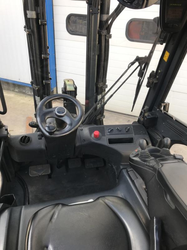 Elektro Gabelstapler Traglast 2500 kg mit Batterie aus Bj. 2019 + Ladegerät