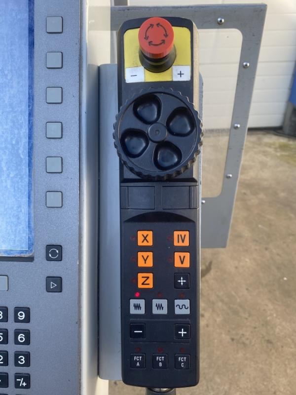CNC Fräsmaschine mit HEIDENHAIN TNC 320 CNC Fräsmaschine mit HEIDENHAIN TNC 320