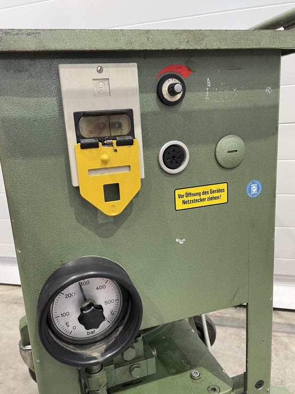 Hydraulikaggregat bis 500 bar für Mobil-Clinchzange oder Mobilformer