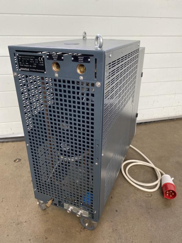 Universal Temperiergerät mit Elektroheizung und Anschlüssen für Fremdkühlung