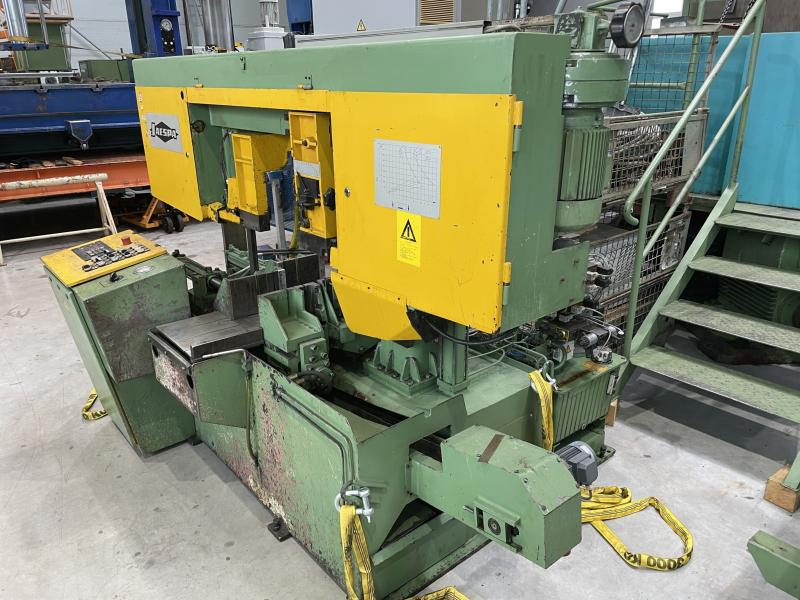 Säulengeführter Bandsägeautomat für 90° Schnitte bis Ø 320 mm