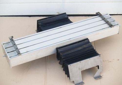 Kreuztisch aus ALU 850 x 175 mm, mit Linearführung und Kugelrollspindel