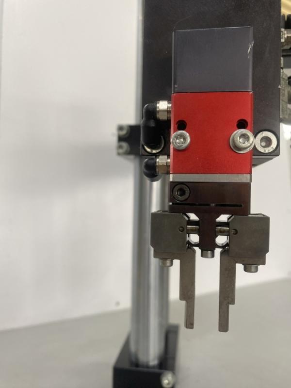 Pneumatischer Pick & Place Manipulator, Ladeeinheit wie Scara Roboter mit Parallel-Greifer