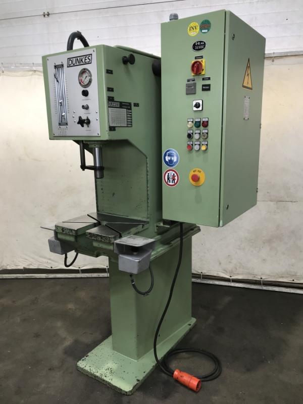 Einständer - Hydraulikpresse mit UVV