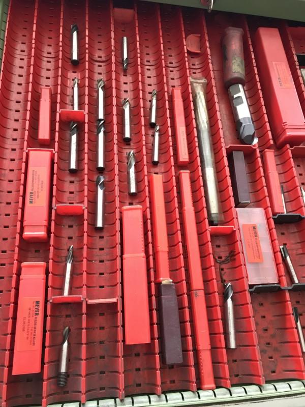 Posten Fräser (23 Stück), Schaftfräser, Schruppfräser, Spiralbohrer, Reibahlen 