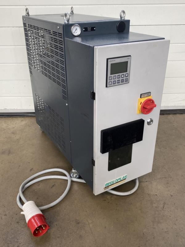 Universal Temperiergerät mit Elektroheizung und Anschlüssen für Fremdkühlung