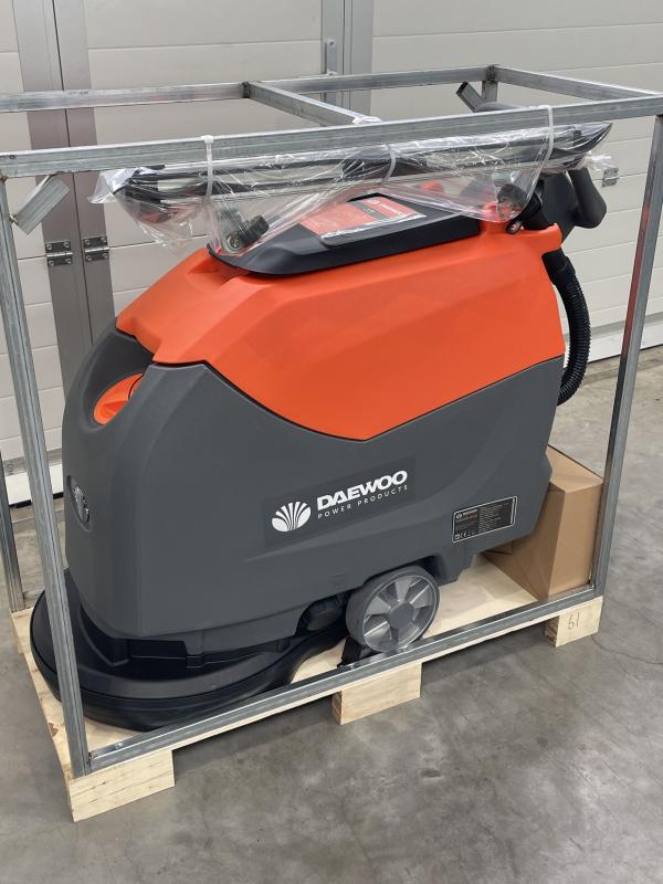 Neue Scheuersaugmaschine, Bodenreinigungsmaschine