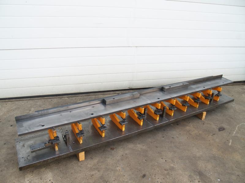 11 Stück Stanzbügel - Stanzwerkzeug mit Linar eingebauten Stanzbügeln, Stanzeinheit