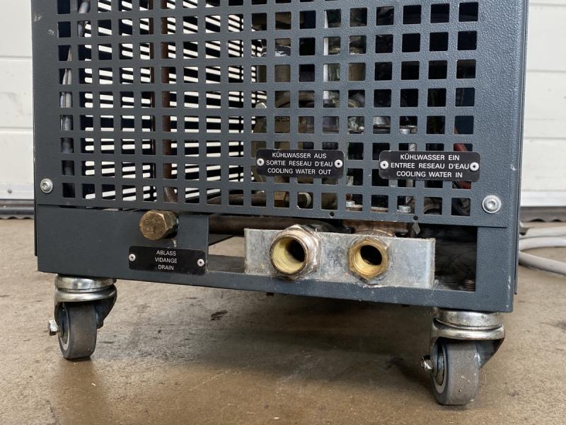 Universal Temperiergerät mit Elektroheizung und Anschlüssen für Fremdkühlung