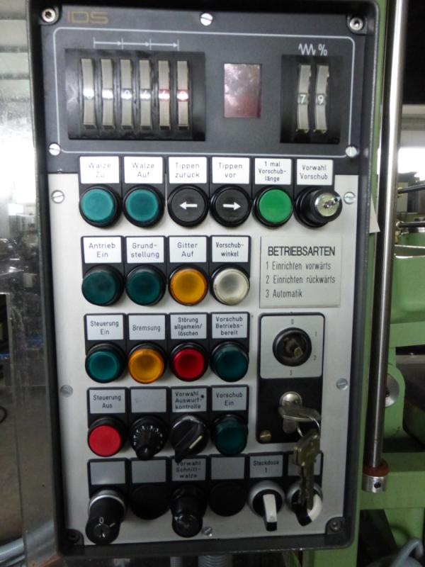 Rahmenstanze - Flachbettstanze mit Vorschub für den Einsatz von Bandmesser Stanzwerkzeugen