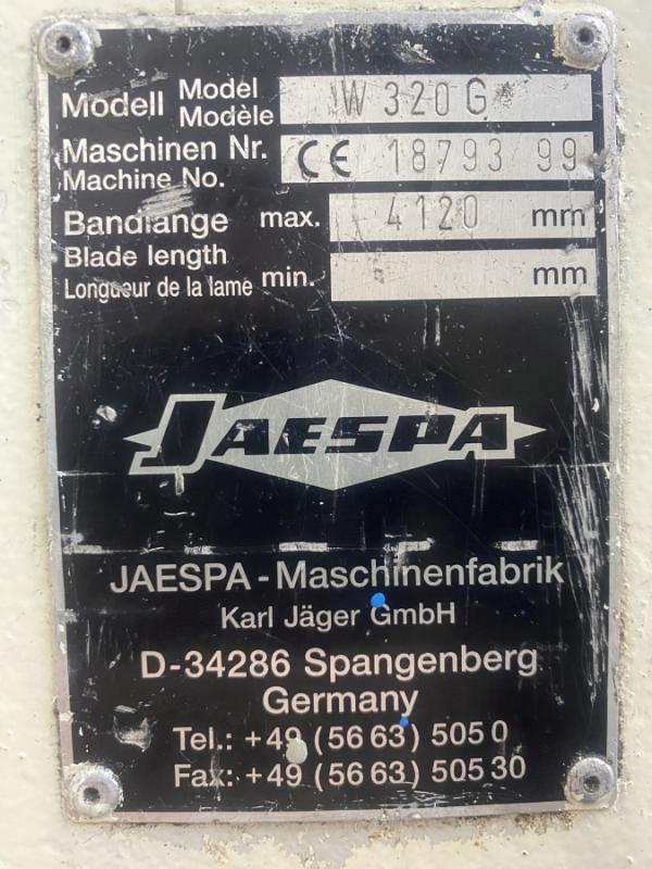 Horizontal-Gehrungsbandsäge in Schwenkbügelausführung