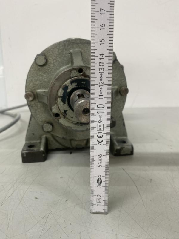 Stirnradgetriebemotor, Getriebemotor, Elektromotor, Käfigläufer, Drehstrommotor