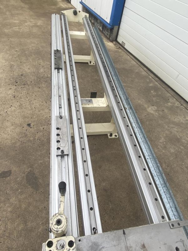 Verstelleinheit mit 2 Stück Verstelltischen mit Handkurbelverstellung - aus ALU-Systemprofil