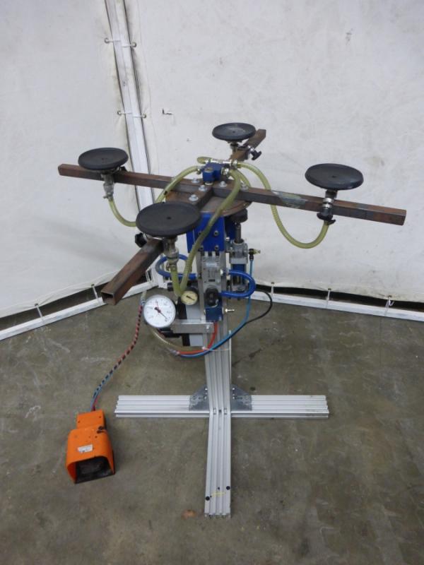 Drehbarer Vakuumtisch, Vakuumsauger