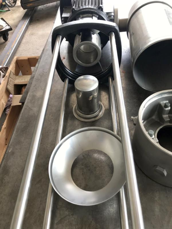 Vertikale mehrstufige Hochdruckkreiselpumpe, Neuwertige Kreiselpumpe als Ersatzteilspender