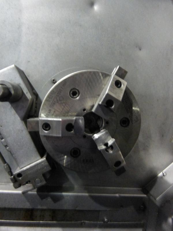 CNC Drehmaschine mit Steuerung Fanuc Mate TS, mit Kraftspannfutter BERG Ø 200 mm