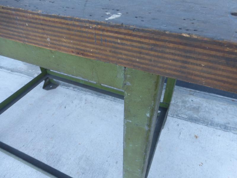 Werkbank, Werktisch mit Metallunterbau