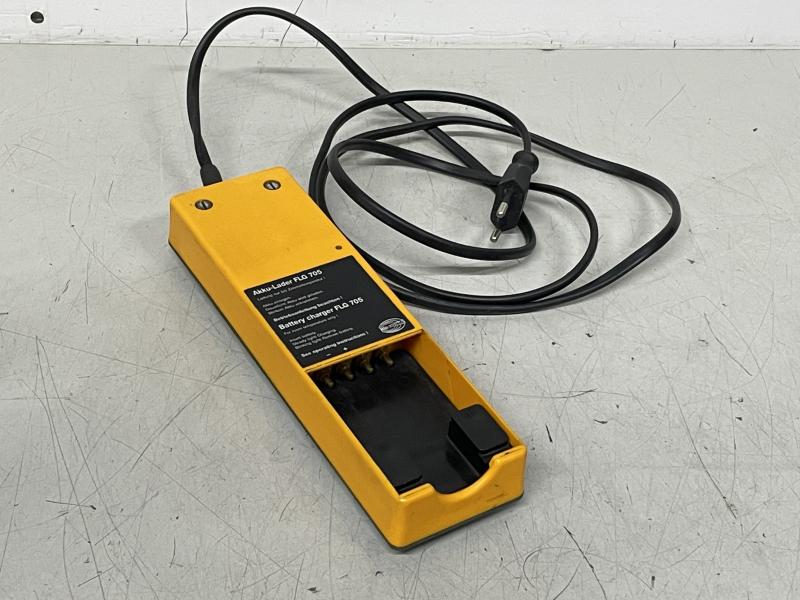 Ladegerät, Batterieladegerät für Funksender Akku für Kranfernsteuerung, Akku-Lader 6 Volt