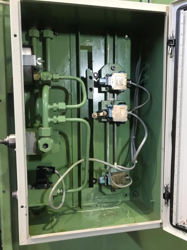 Einständer - Hydraulikpresse mit Festanschlag Einständer - Hydraulikpresse mit Festanschlag