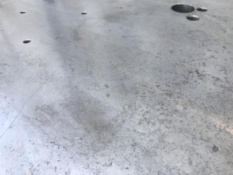 Richt- und Schweißplatte aus Stahl, Vollmaterial, Bearbeitete Stahlplatte aus einem Werkzeuggestell