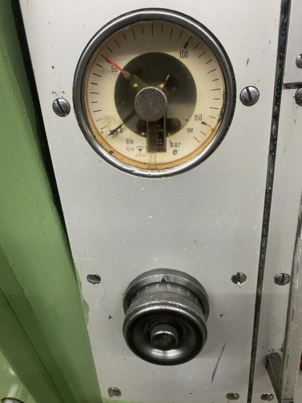 Hydraulische Nutenziehmaschine