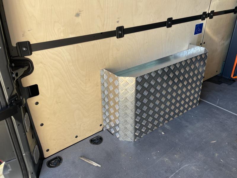 ALU Radkastenverkleidung mit Ablagefach für Transporter, Radkastenschutz