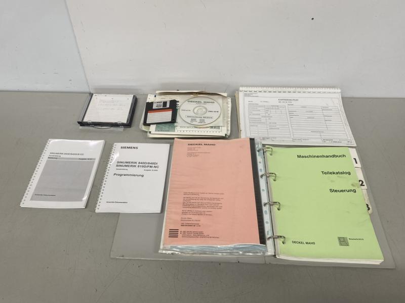 CNC 3+2 Achsen Vertikal Bearbeitungszentrum CNC 3+2 Achsen Vertikal Bearbeitungszentrum