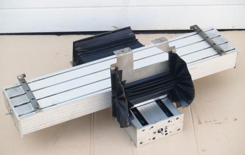 Kreuztisch aus ALU 850 x 175 mm, mit Linearführung und Kugelrollspindel