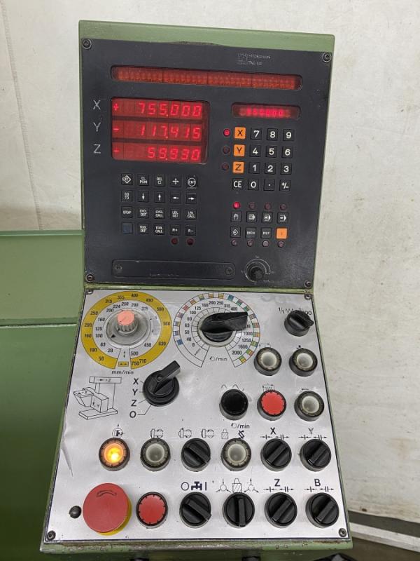 Univ. Werkzeugfräsmaschine mit HEIDENHAIN TNC 131