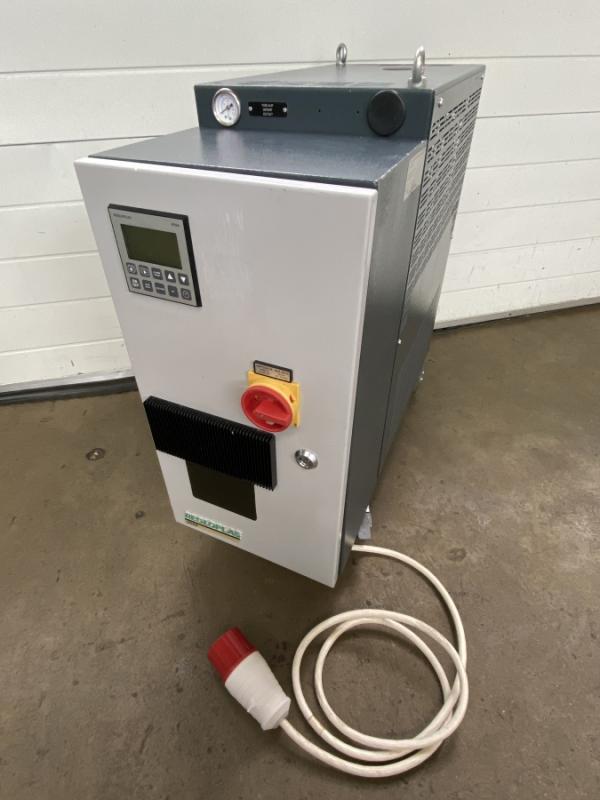 Universal Temperiergerät mit Elektroheizung und Anschlüssen für Fremdkühlung