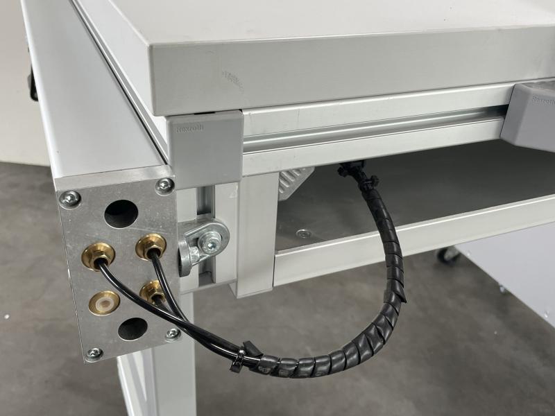 Höhenverstellbare Werkbank, höhenverstellbarer Arbeitstisch, Elektrowerkbank