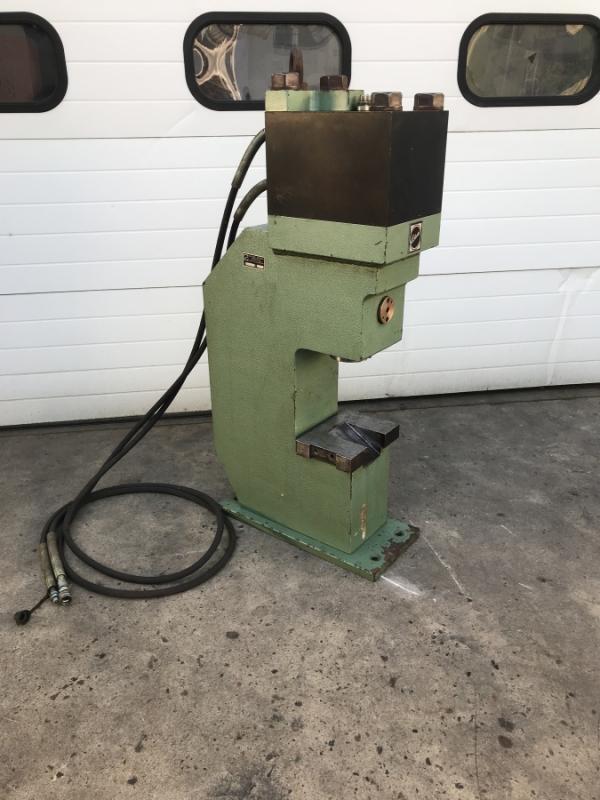 Einständer Hydraulik Presse, Richtpresse, Hydr. Stanzbügel Pressengestell mit Hydraulikzylinder