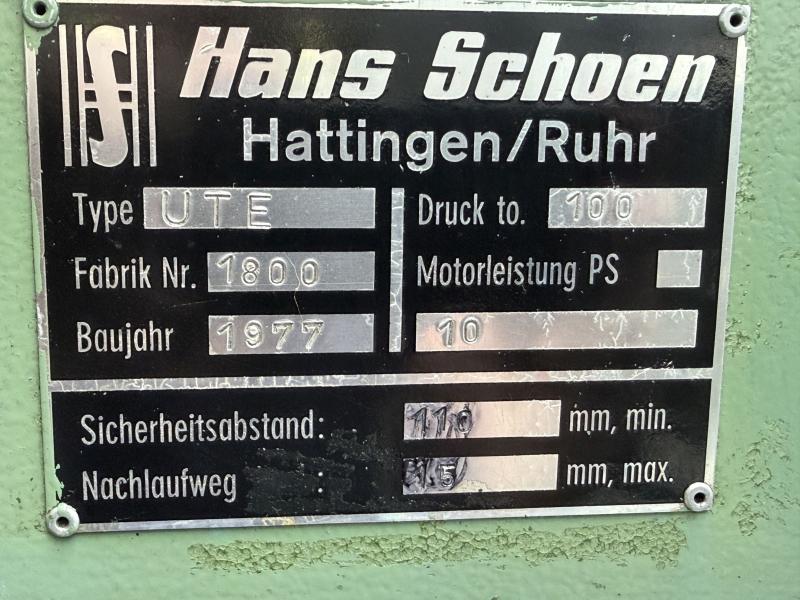 Doppelständer - Hydraulikpresse mit zusätzlichen Seitenzylinder Vertikal + Horizontal je 100 ton.