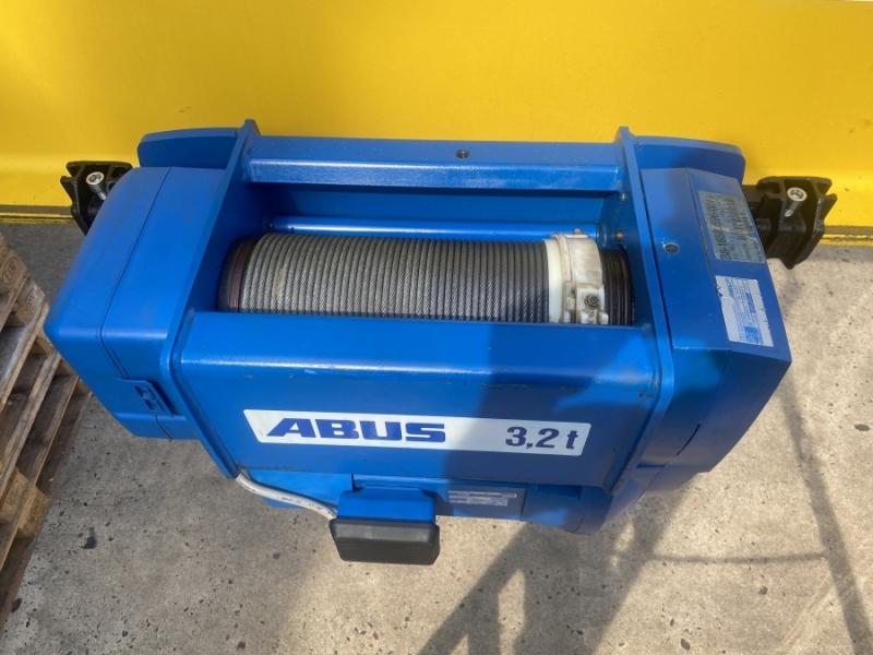 Wandschwenkkran mit Hubwerk, Schwenkantrieb und Katzfahrwerk