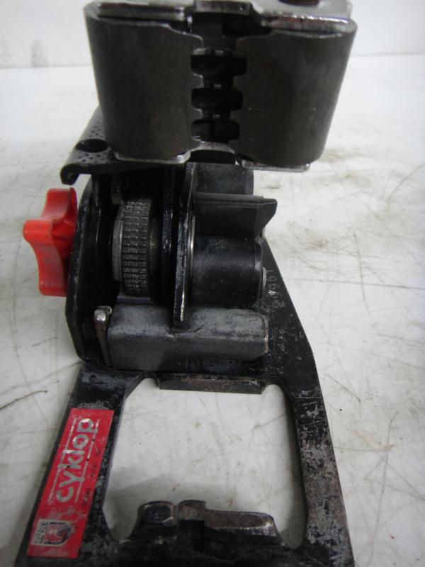 Spann- und Verschlussgerät für Verpackungskunststoffband, Umreifungsgerät