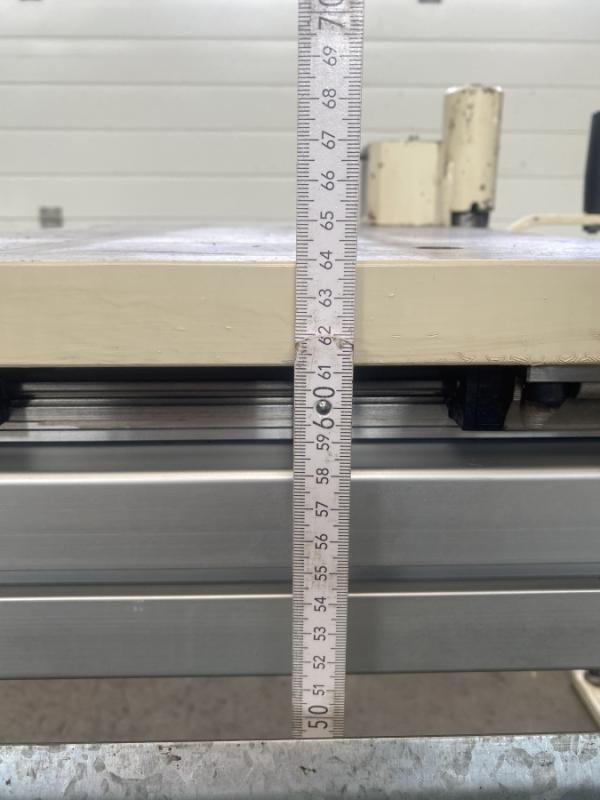 Verstelleinheit mit 2 Stück Verstelltischen mit Handkurbelverstellung - aus ALU-Systemprofil