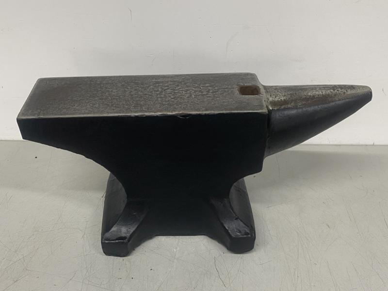 Amboss mit Rund- und Rechteckhorn Einheitsamboss, Böhmische Form