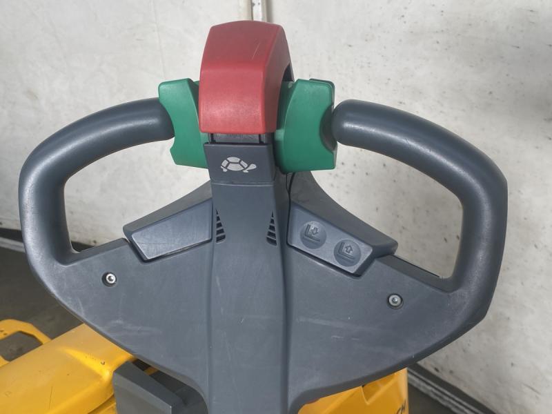 Elektro-Gehstapler, Niederflurhubwagen, Ameise, Deichselstapler