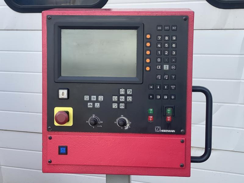 Univ. NC Werkzeugfräsmaschine mit Heidenhain TNC 124