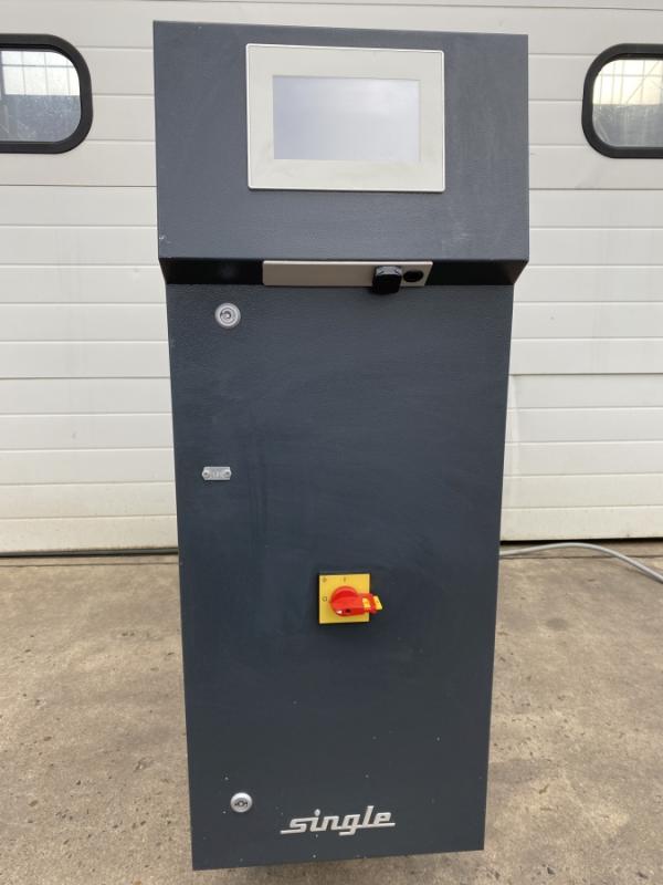 Universal Temperiergerät Oil Advanced mit Elektroheizung und Anschlüssen für Fremdkühlung