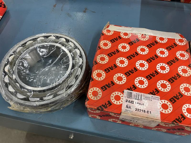 Pendelrollenlager 22218-E1, Wälzlager, Tonnenlager -- 90-160-40