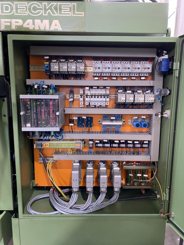 CNC Fräsmaschine, Werkzeugfräsmaschine mit Handrädern und Bahnsteuerung GRUNDIG Contur 2