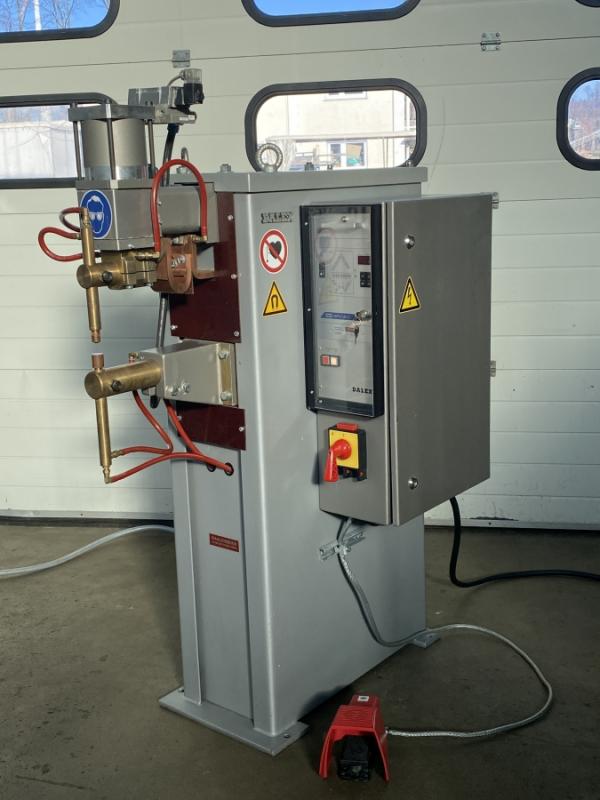 Punktschweißmaschine, Buckelschweißmaschine